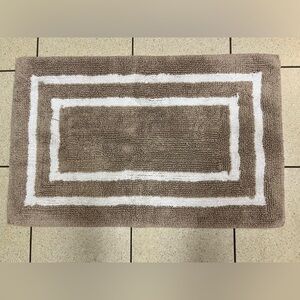 Bath mats, set of 2, tan and whi